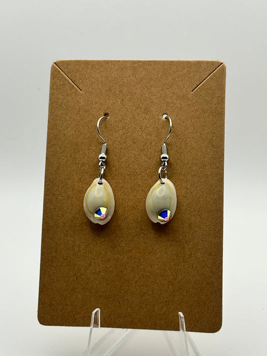 Cowries With Iridescent Rhinestone