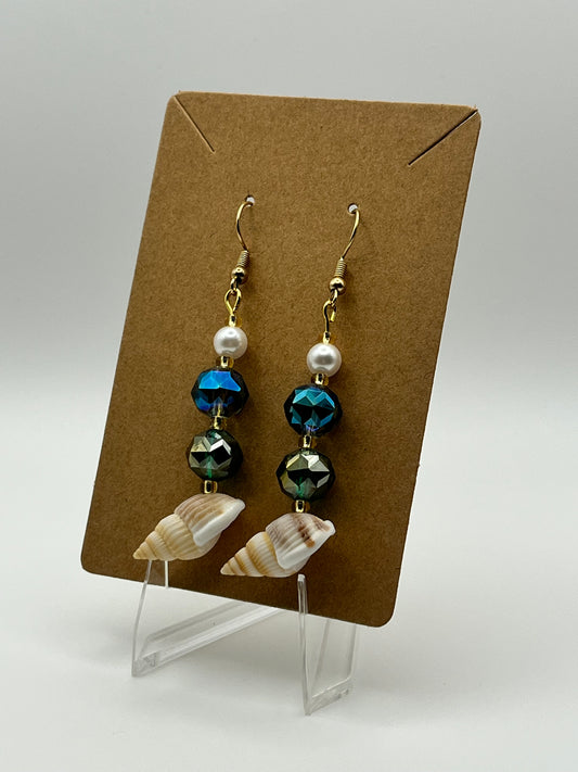 Seashells with Simulated Pearl, Fold and Blue Crystals